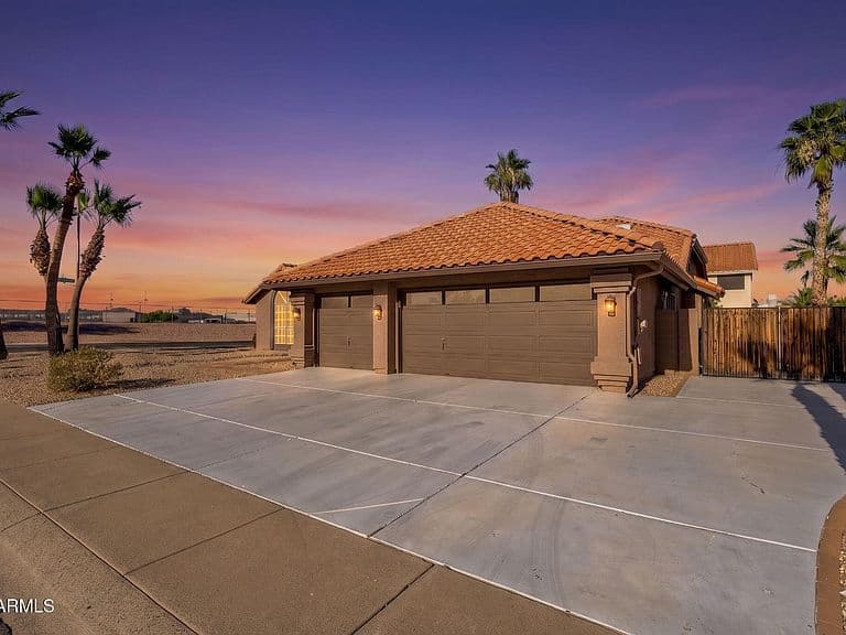 16847 S 29TH Way photo 2