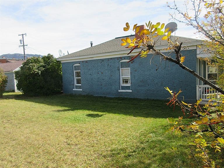 1108 Nevada Ave photo 2