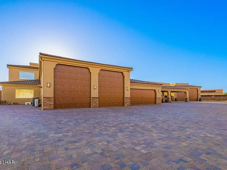 3951 Powderhorn Dr photo 2