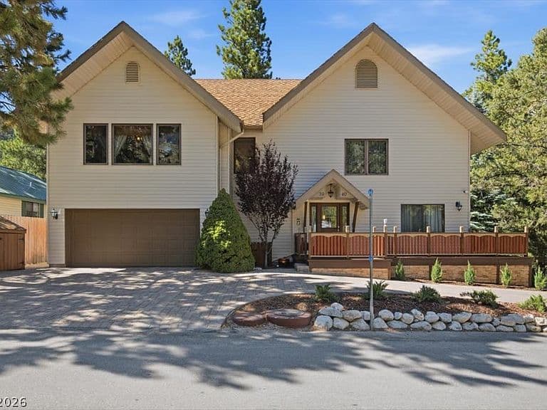 3940 White Fir Way photo 1