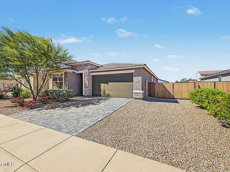 2028 E ESCONDIDO Place photo 3