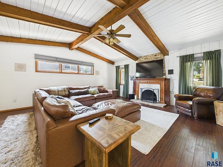 2904 S Elmwood Ave photo 4