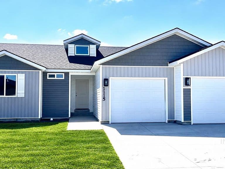 1115 Meadow Lake Loop photo 1