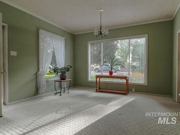 421 E Ave E photo 5
