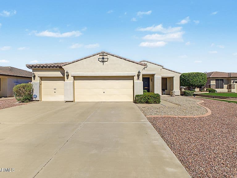 2498 E ERIE Court photo 2