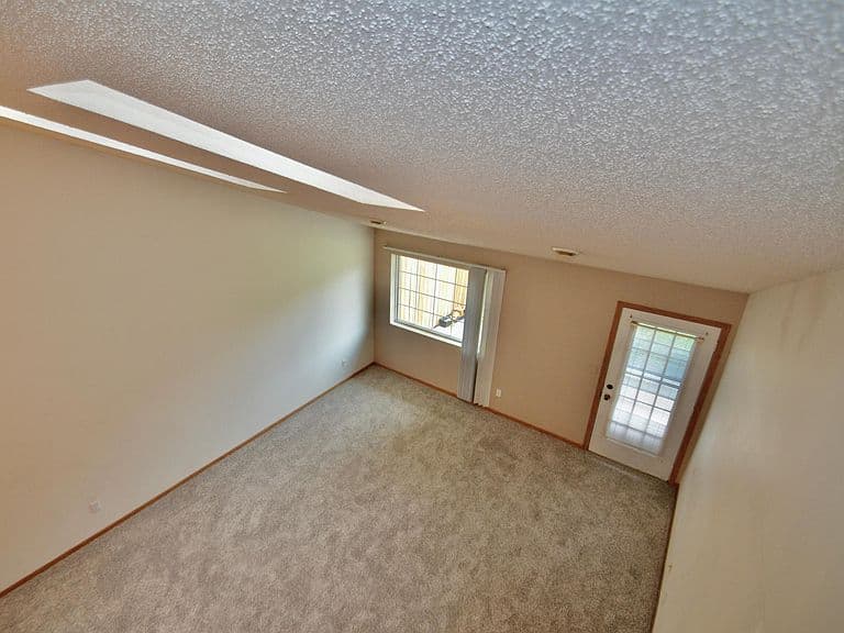 819 12 1/2 Ave W photo 5