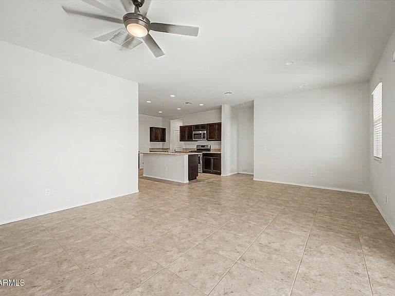 31021 W COLUMBUS Avenue photo 4
