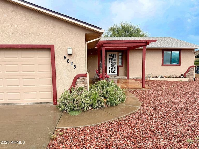 5625 N VICKI Lane photo 3