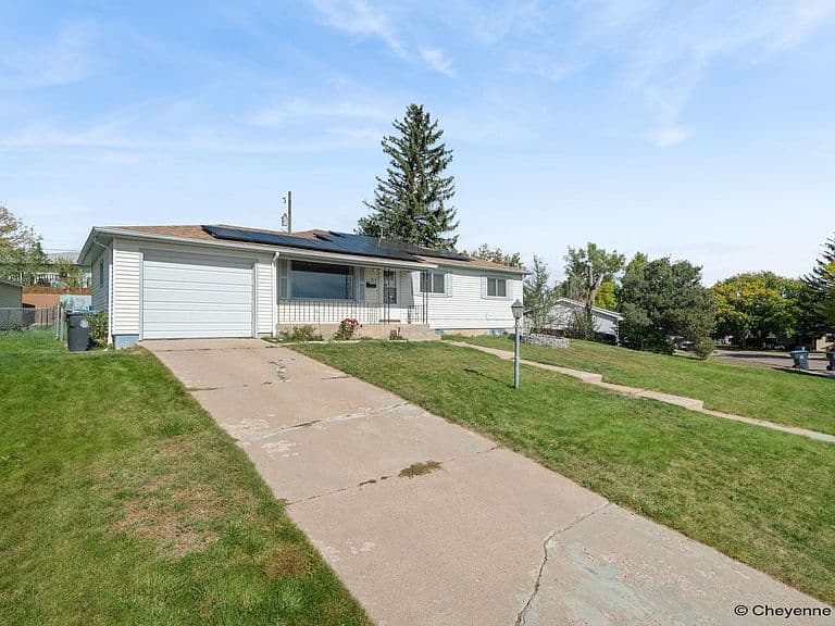 810 Cahill Dr photo 3