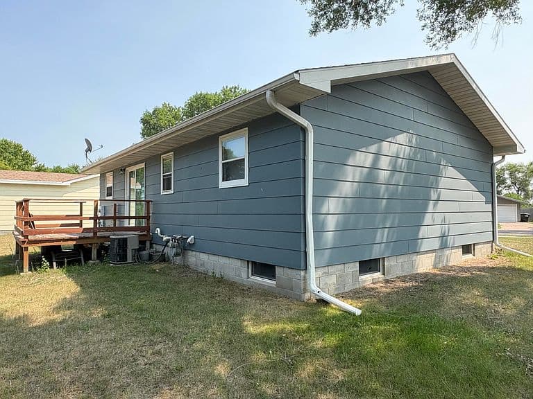 1500 E Birch Ave photo 4