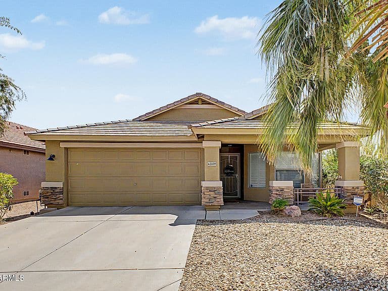 42029 W MICHAELS Drive photo 1