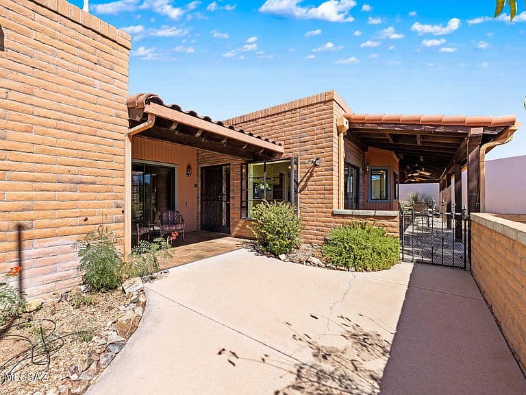 1618 W Calle Hacienda photo 5