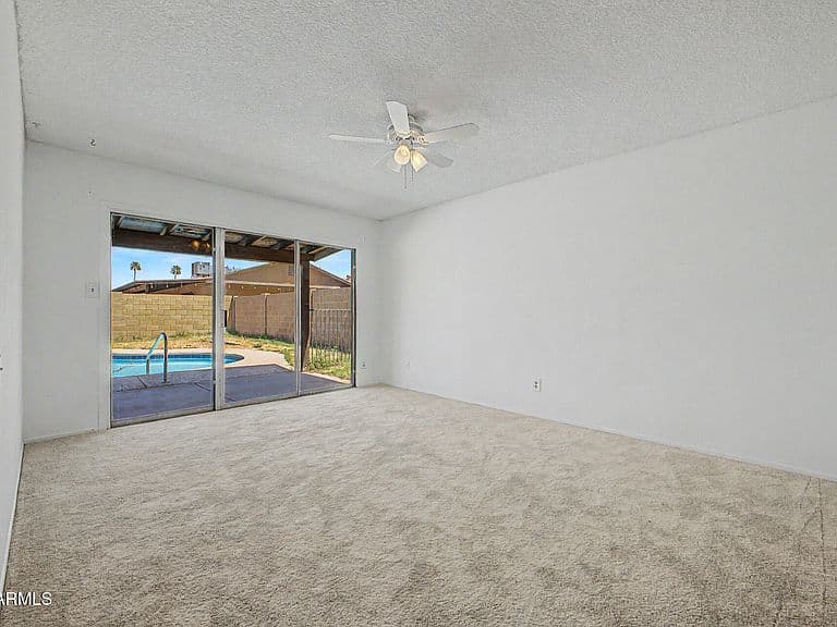 5208 W SHANGRI LA Road photo 4