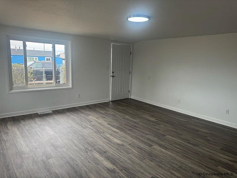 4784 Vosler Pl photo 5