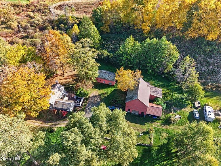 1048 County Road 59 photo 4