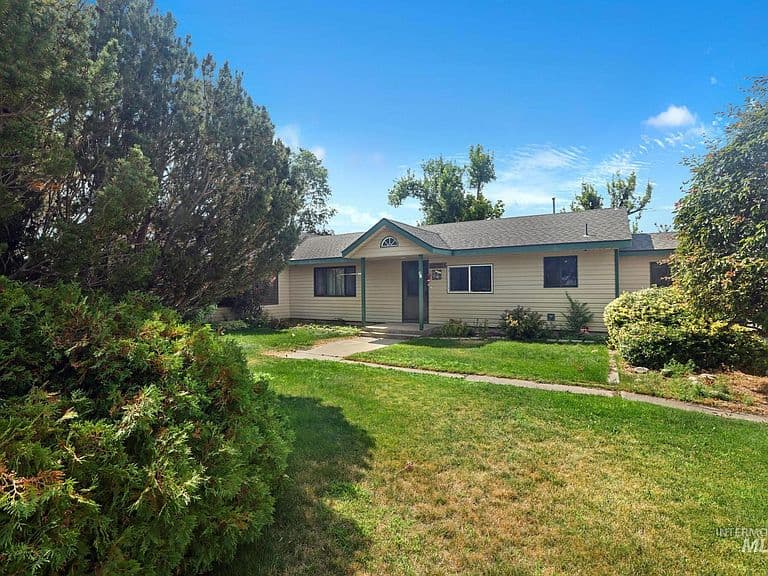35 Sun Meadows Rd E photo 4