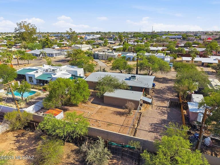 3955 E Paseo Grande photo 2