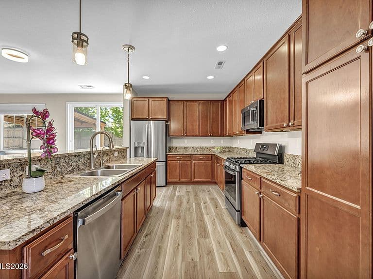 10725 Cedar Rock Dr photo 2