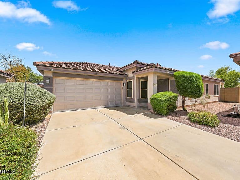 731 E ROSE MARIE Lane photo 1