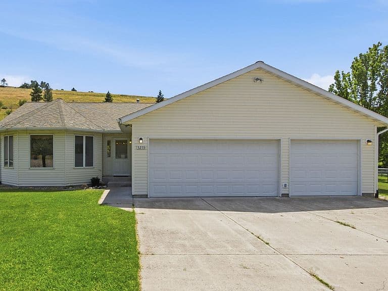 3255 Rodeo Rd photo 5