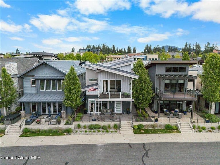 1605 W Bellerive Ln photo 1