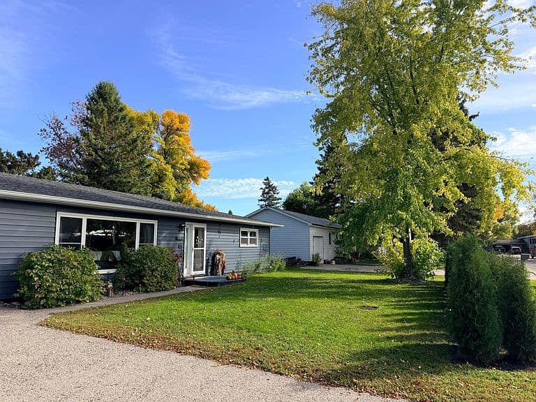 1318 Sunny St photo 2