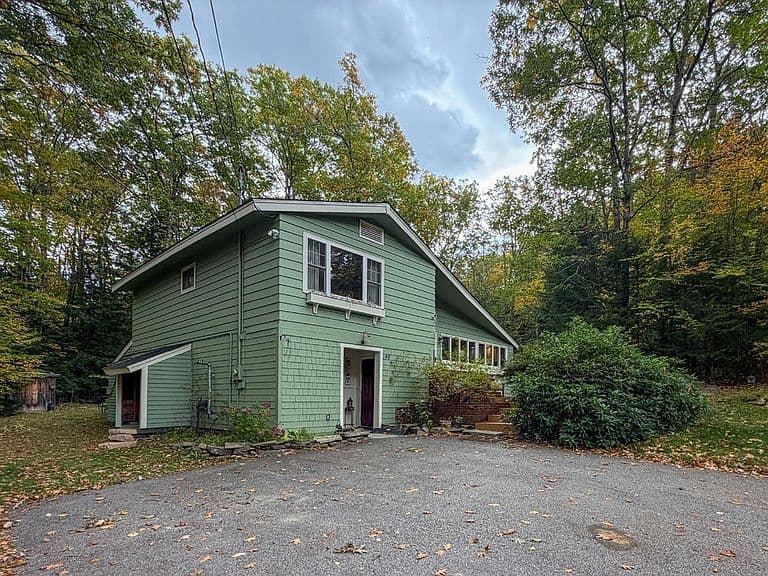 149 Thurlow Street photo 1