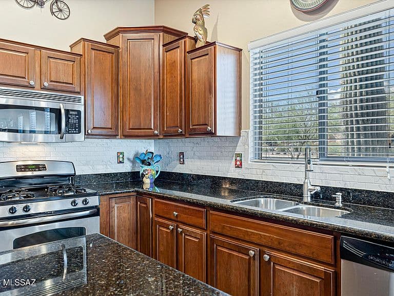 540 W Calle Sedillo photo 3