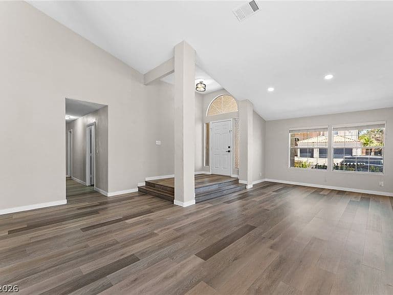 1735 Navarre Ln photo 5