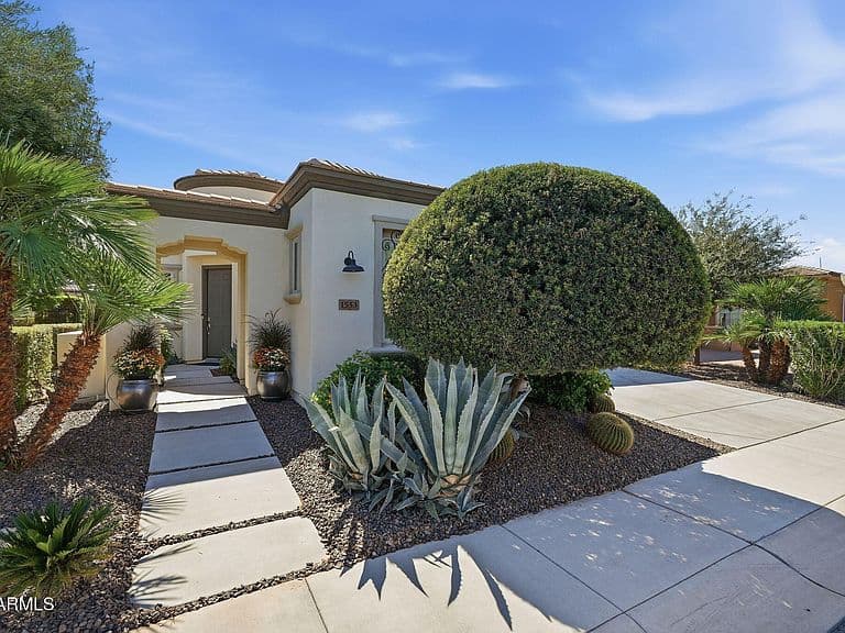 1553 E HESPERUS Way photo 4