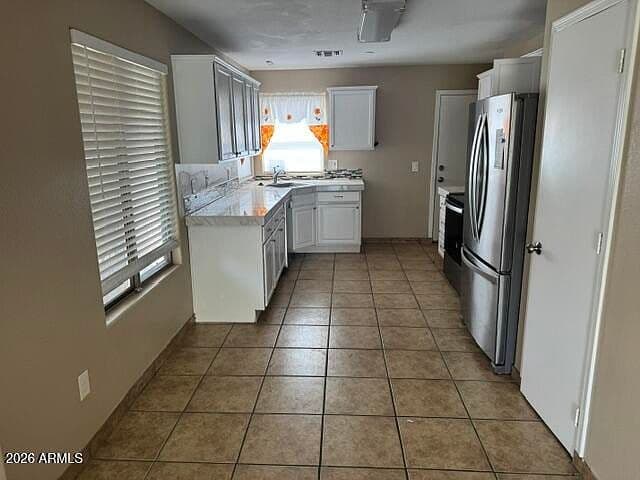 612 E RACINE Place photo 4