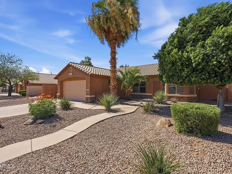 2362 E MORELOS Street photo 2