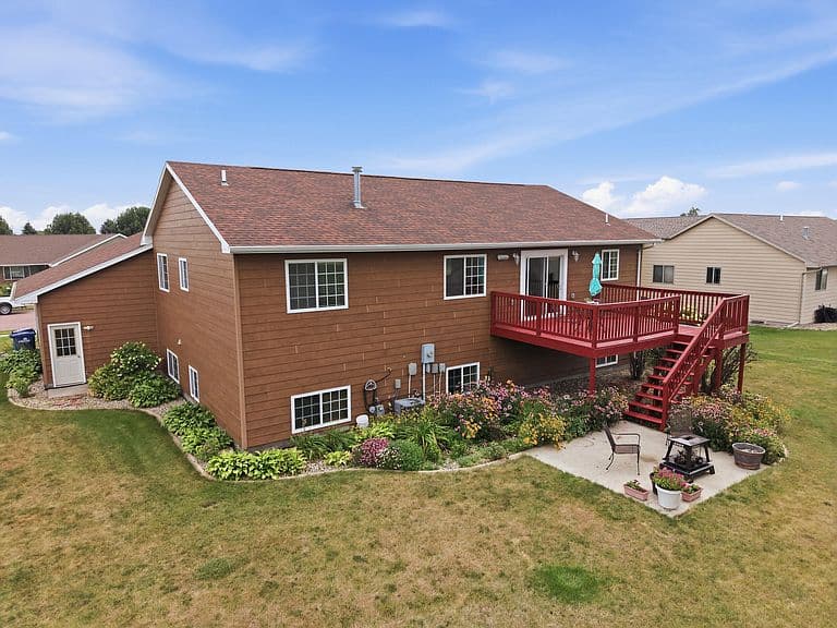 1717 Thomsen Pl photo 3