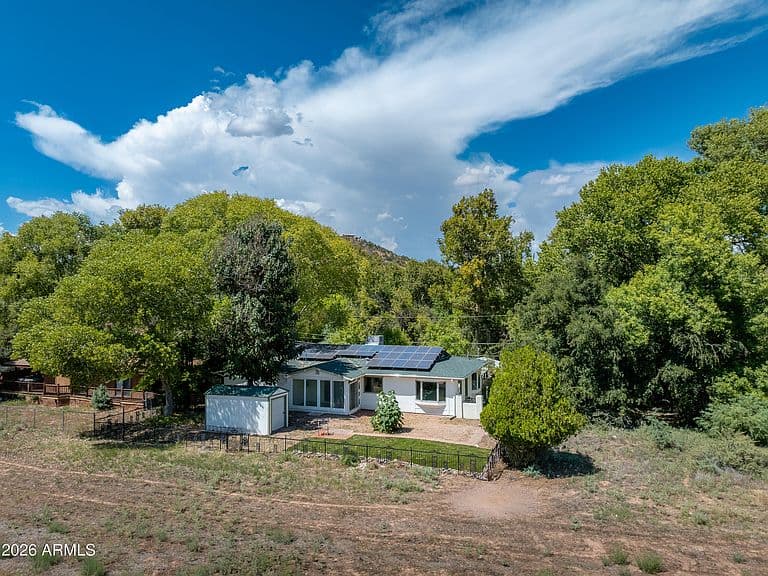 4025 E SYCAMORE Lane photo 2