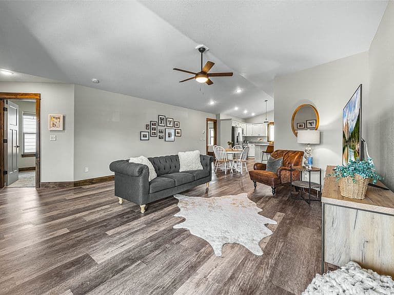 5664 Lonesome Dove Ln photo 5