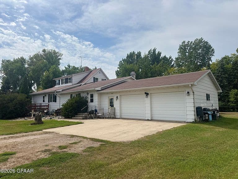 17147 10th St NE photo 2