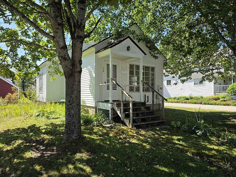 30 Pleasant Street photo 2