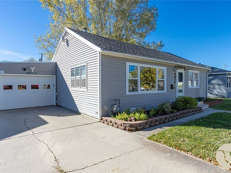 4634 Lux Ave photo 2