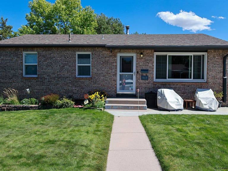 917 Kingham Dr photo 3