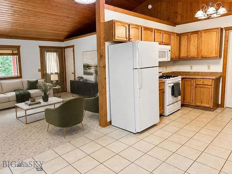 1180 Grandview Dr photo 2