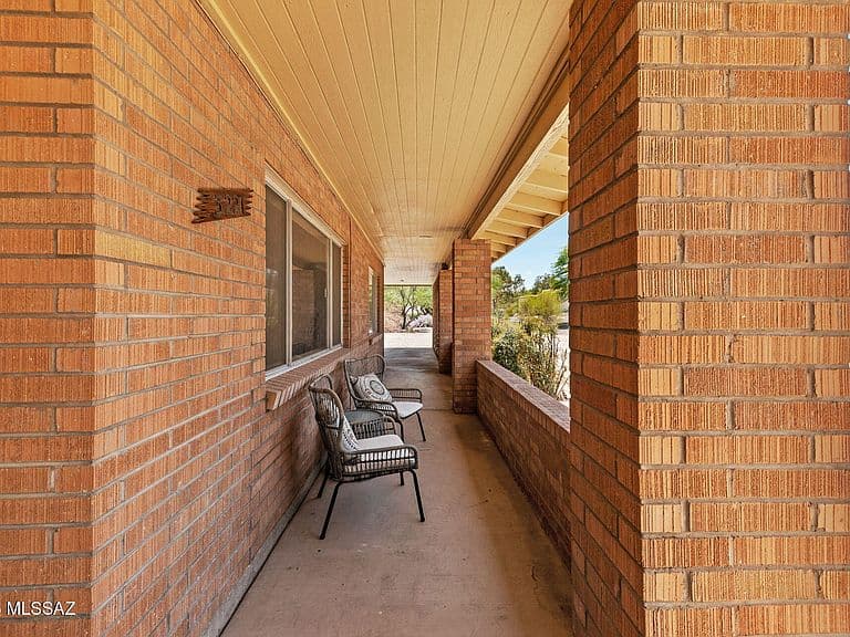 3221 N Riverbend Cir E photo 5