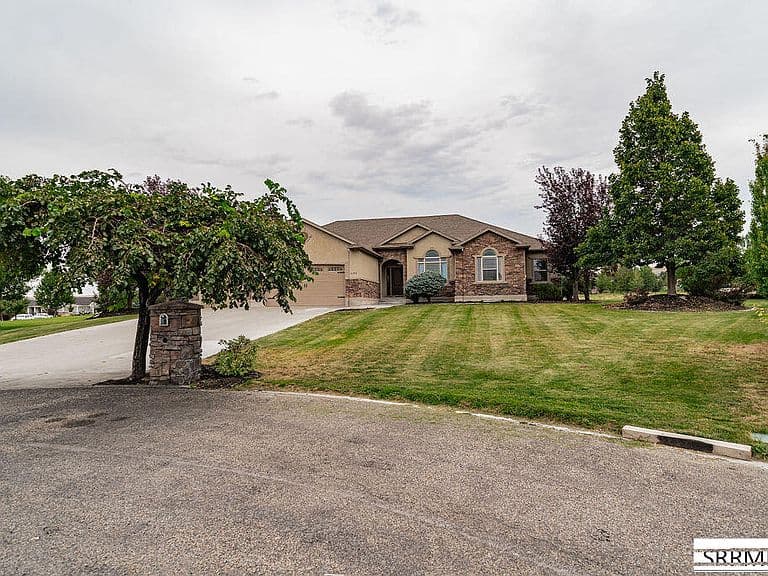 6192 E Pheasant Dr photo 2