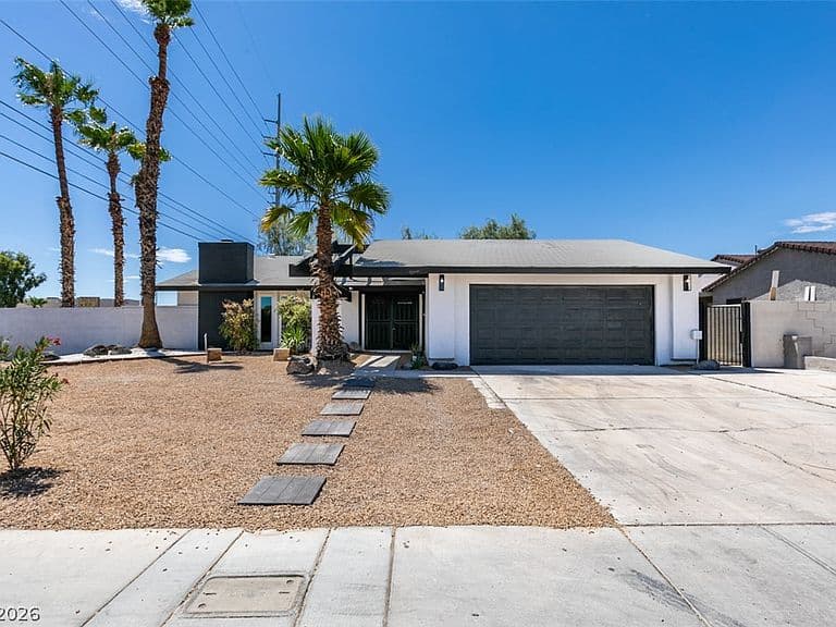 2389 E Reno Ave photo 1