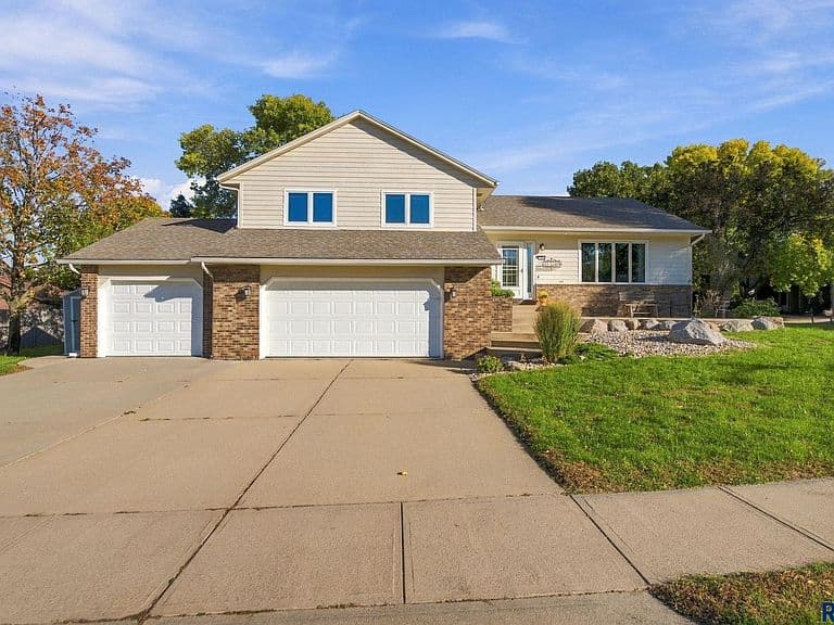3304 E Marson Dr photo 1