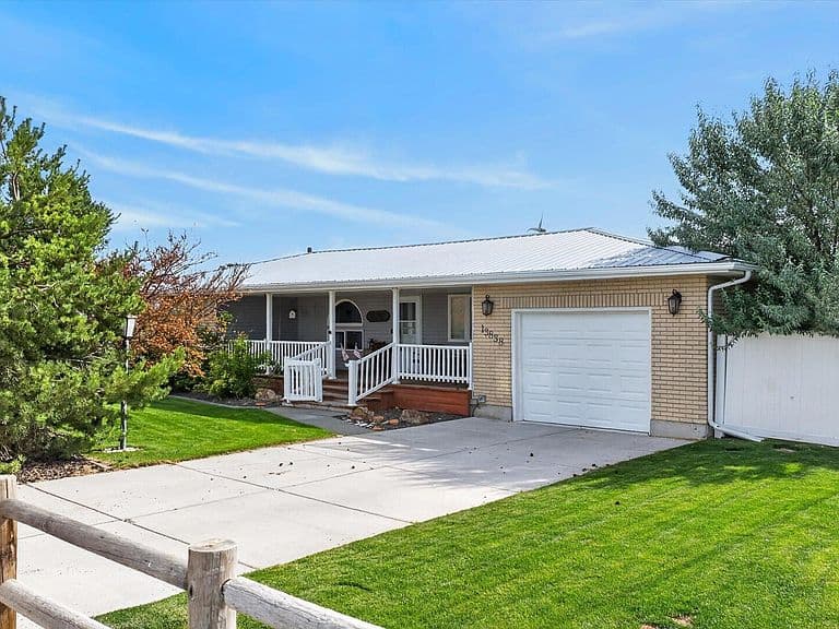 13838 N Laughran Rd photo 1