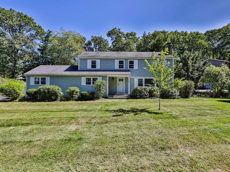 5 Meredith Drive photo 2