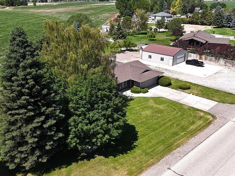 223 Hillcrest Rd photo 4