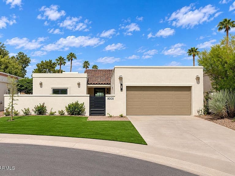 8008 E DEL PLATINO Drive photo 1