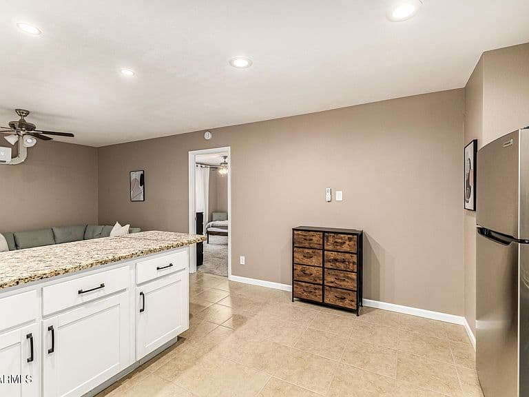 2537 E LA JOLLA Drive photo 5