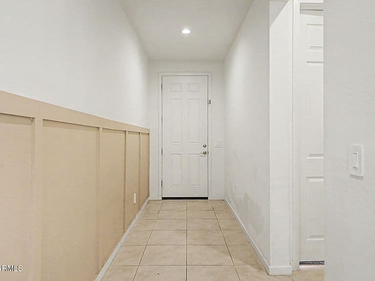 40191 W JAMES Lane photo 3